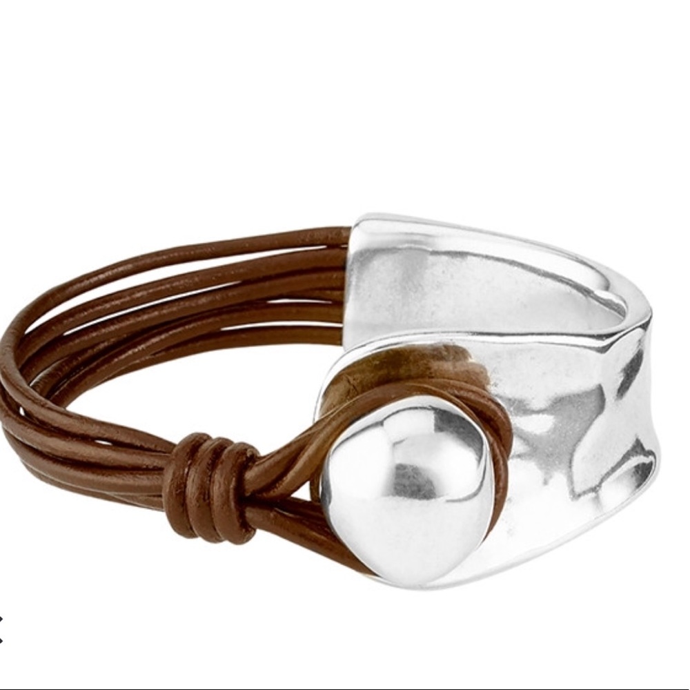 NWOT, BOLLARD bracelet by Uno de 50.